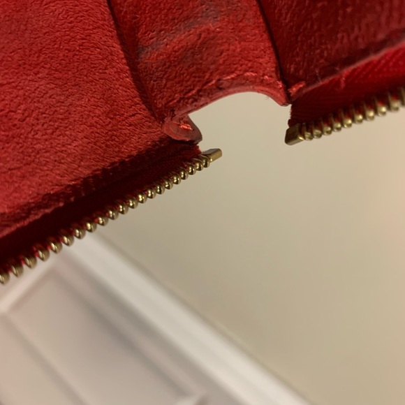 LV Pochette Accessoires Red Epi  Bag - Picture 9 of 11